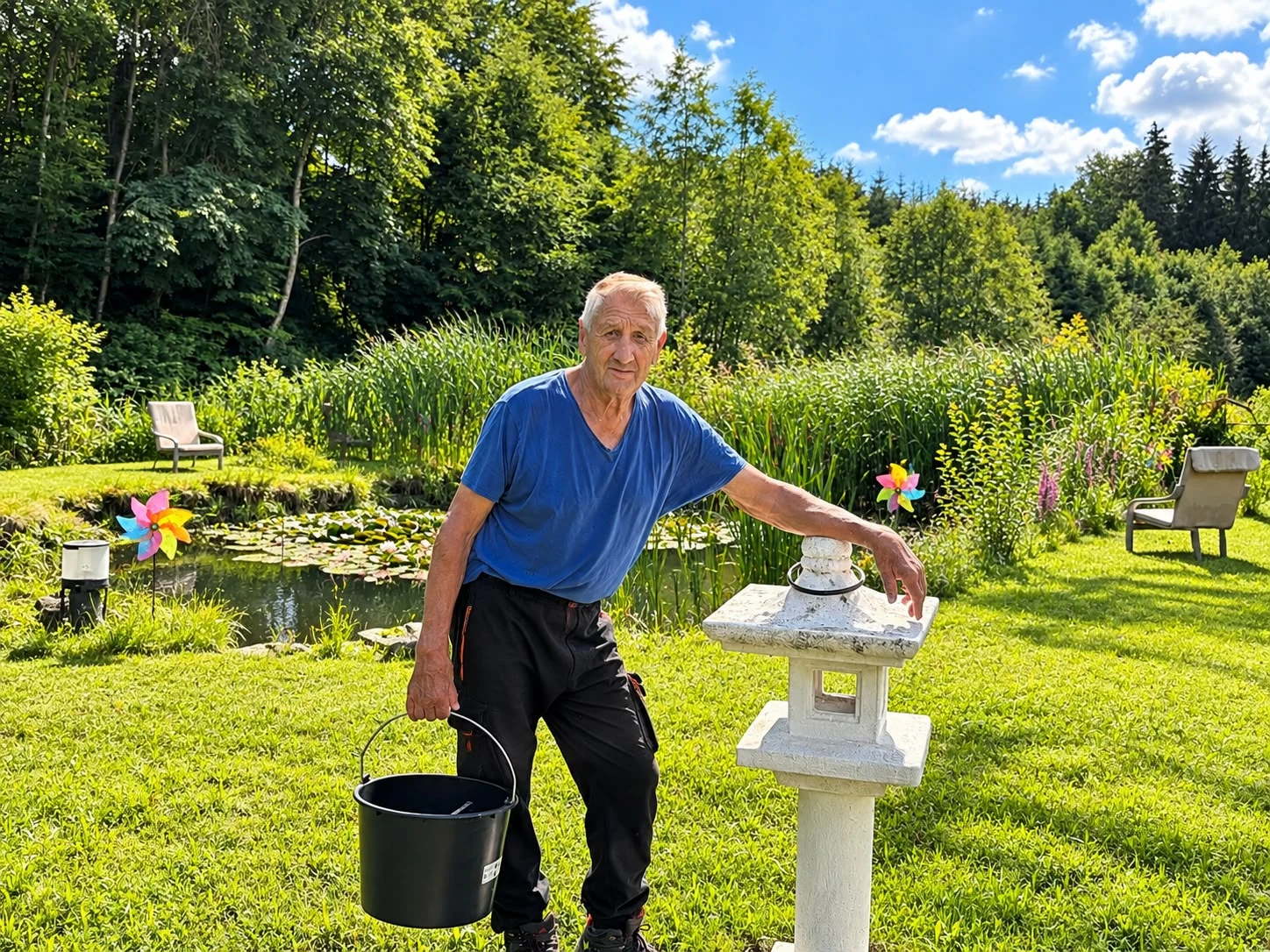 Günther Schneller an einem Naturweiher der Koifarm Krumbach